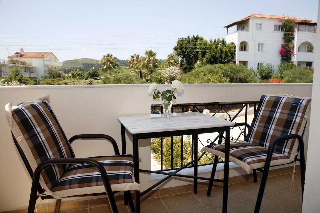 Andriani-Michalis Studios Vasilikí Habitación foto